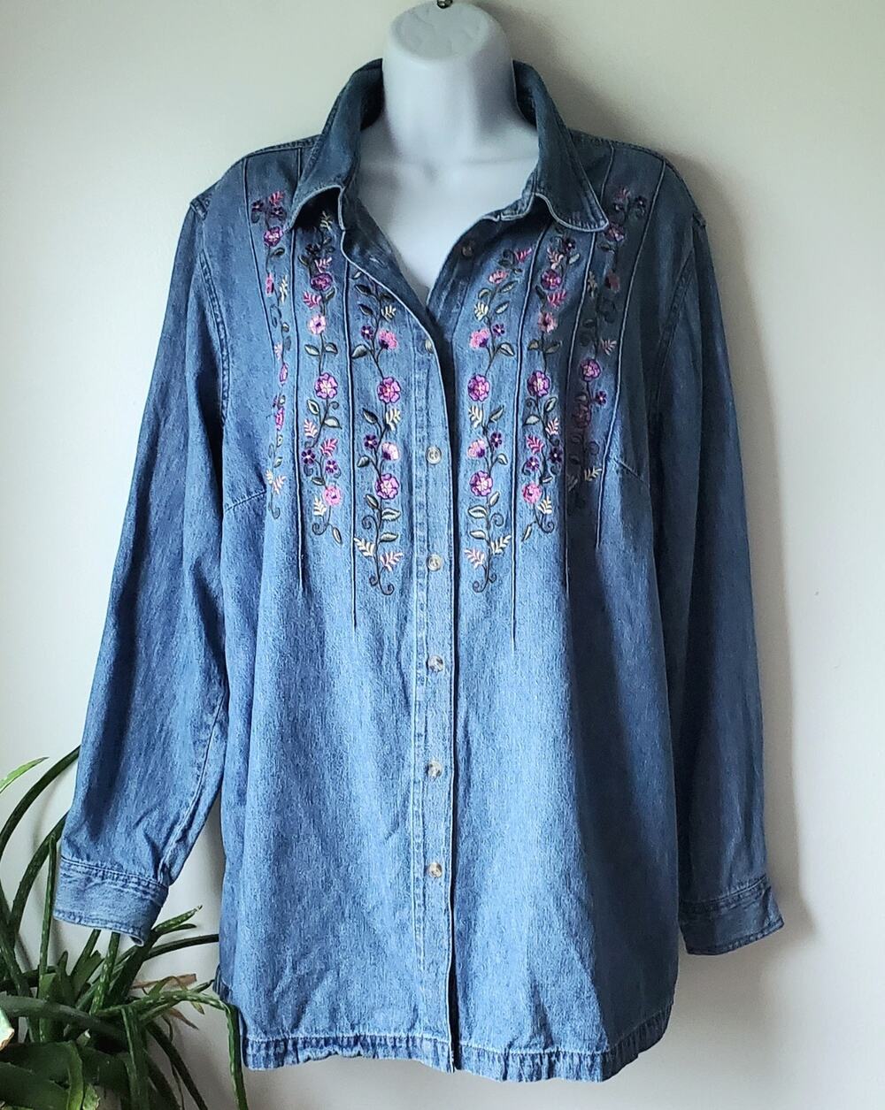 Fashion Bug Womens Denim Chambray Long Sleeve Embroidered Shirt Size 14 16 boho